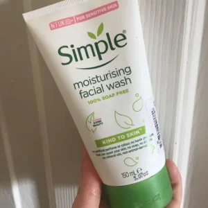 Simple Moisturising Facial Wash Tube 150ml